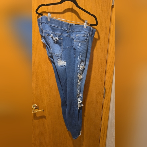 Torrid 18R Blue Medium Wash Bombshell Skinny Jeans Worn Once Excellent Condition - Picture 4 of 7
